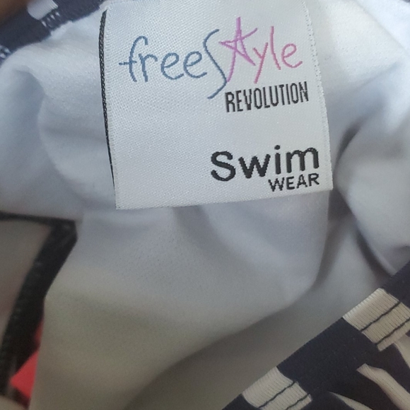 Swim suit set - Picture 4 of 5